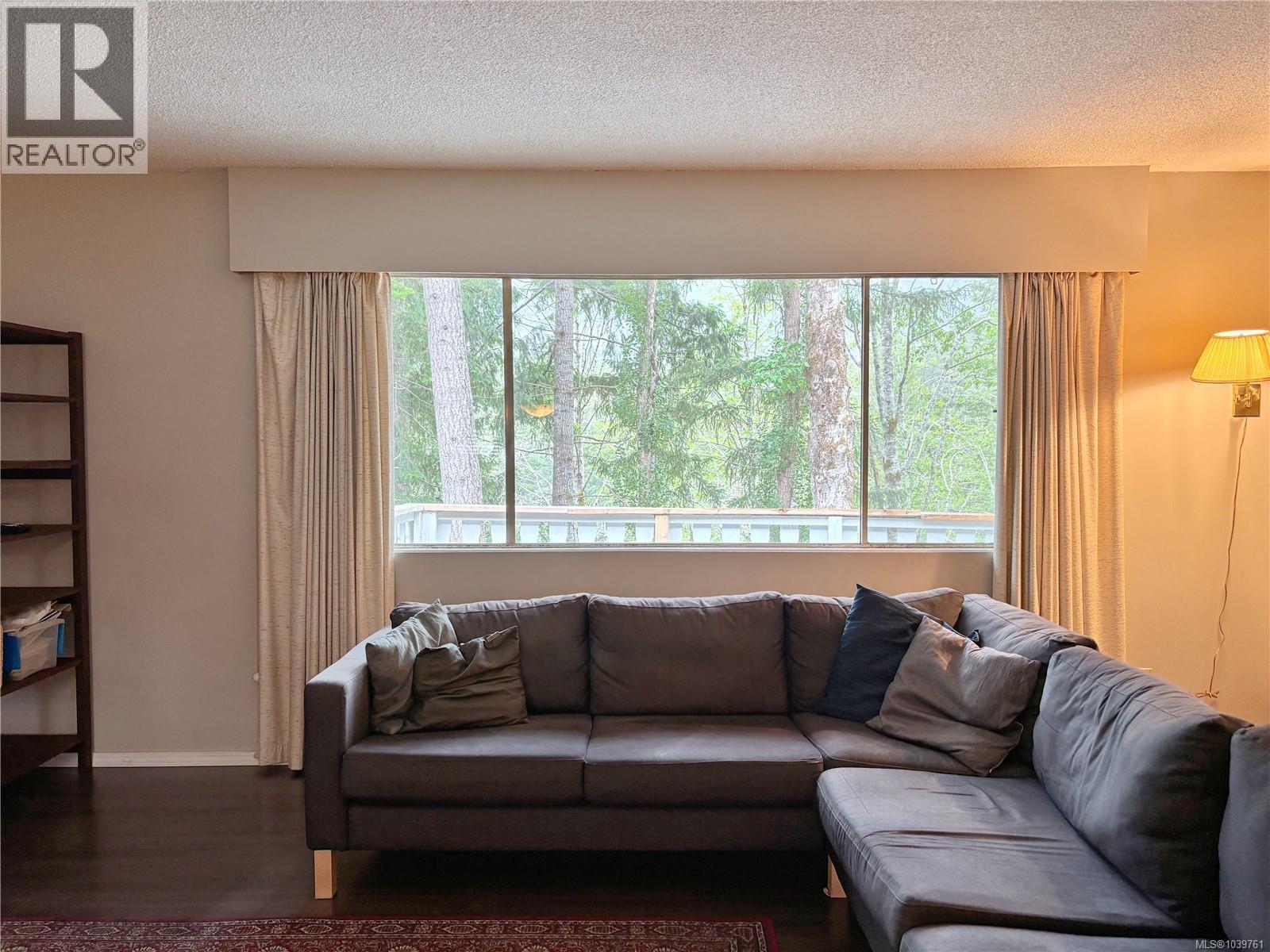 380 Alder Cres - 7