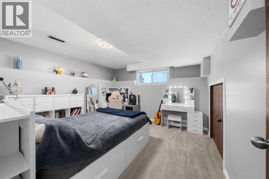 24 Cedardale Rise SW - 21