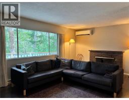 Den - 380 Alder Cres, Gold River, BC V0P1G0 Photo 6