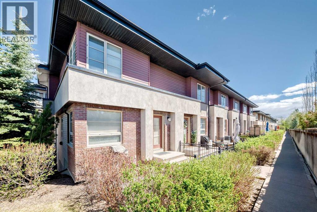 25 Aspen Hills Terrace SW - 1