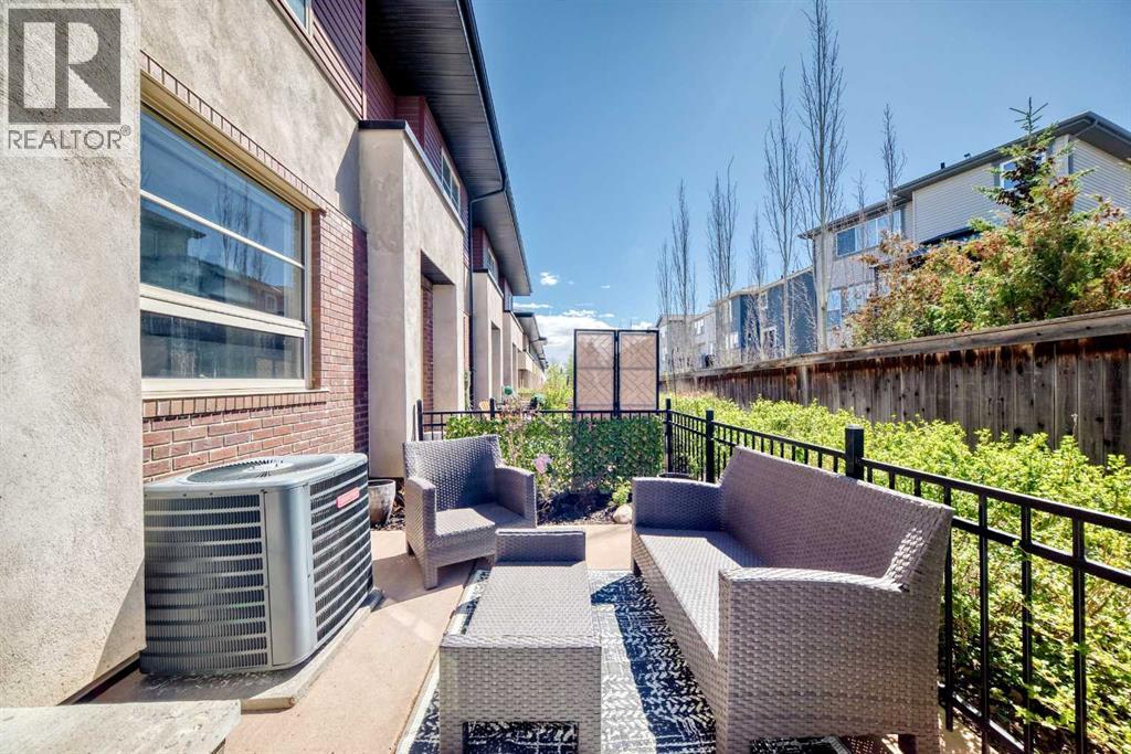 25 Aspen Hills Terrace SW - 4