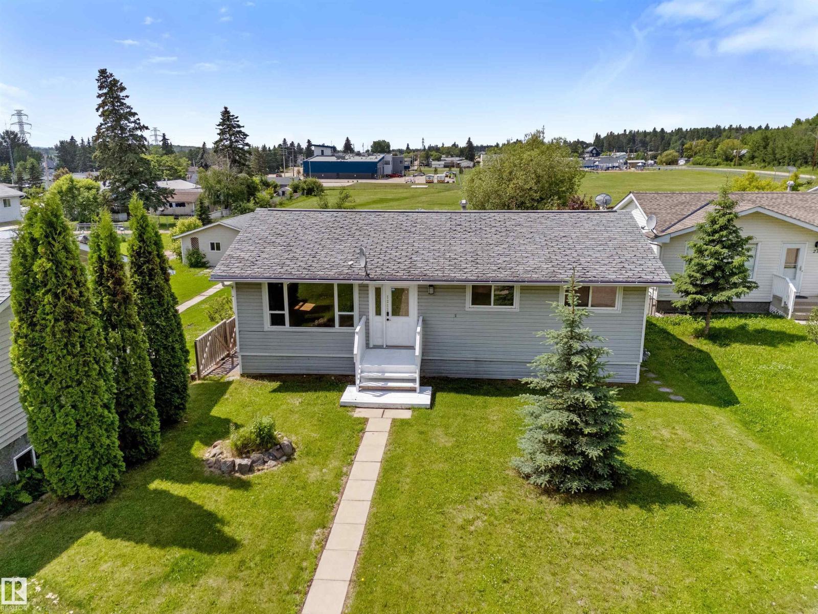 5212 46 ST - 1