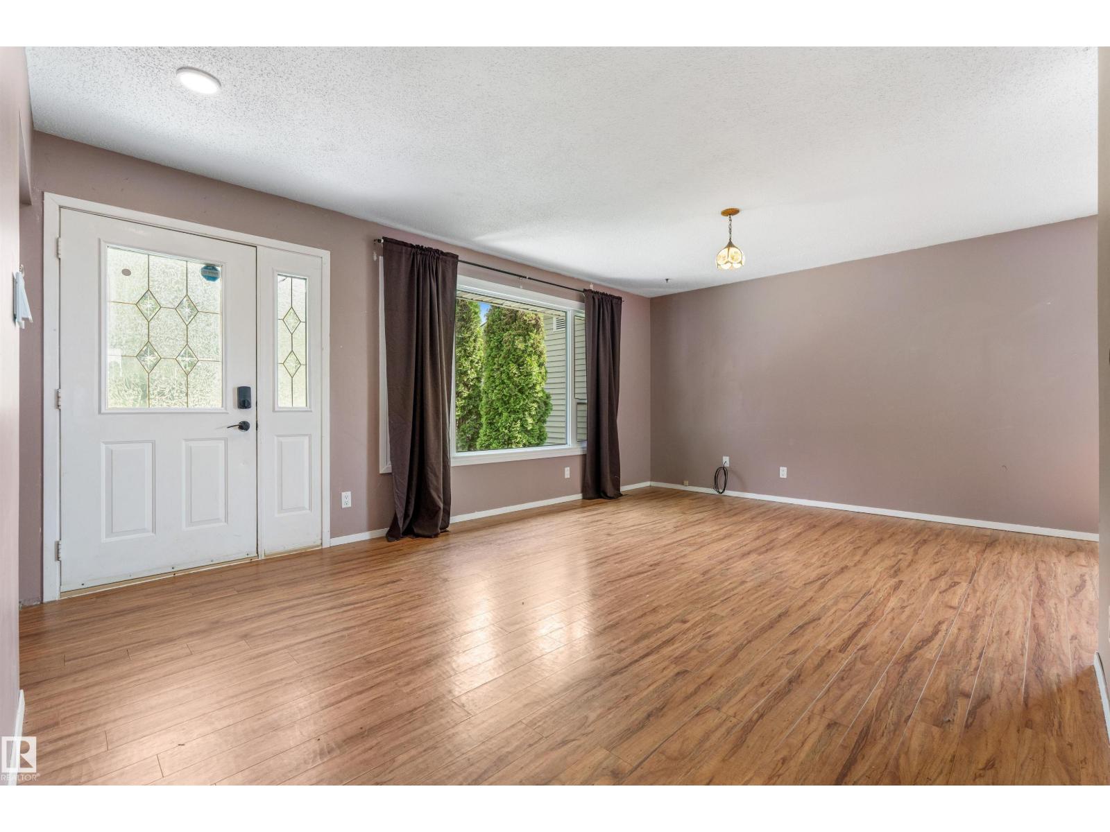 5212 46 ST — photo 10