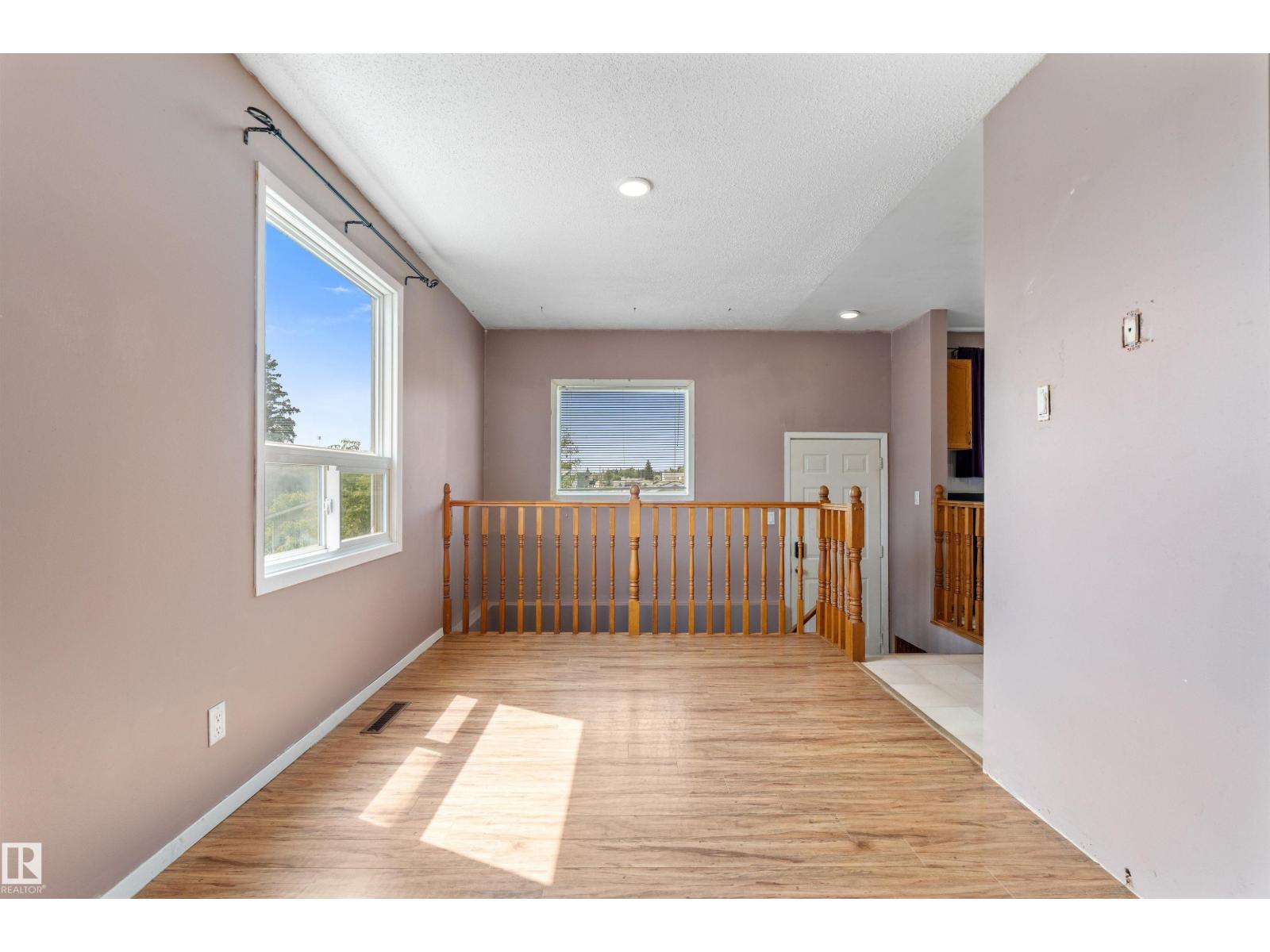 5212 46 ST — photo 14
