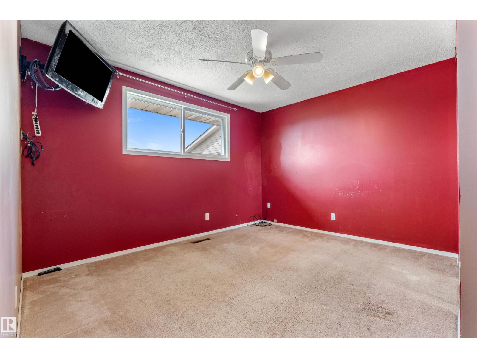 5212 46 ST - 21