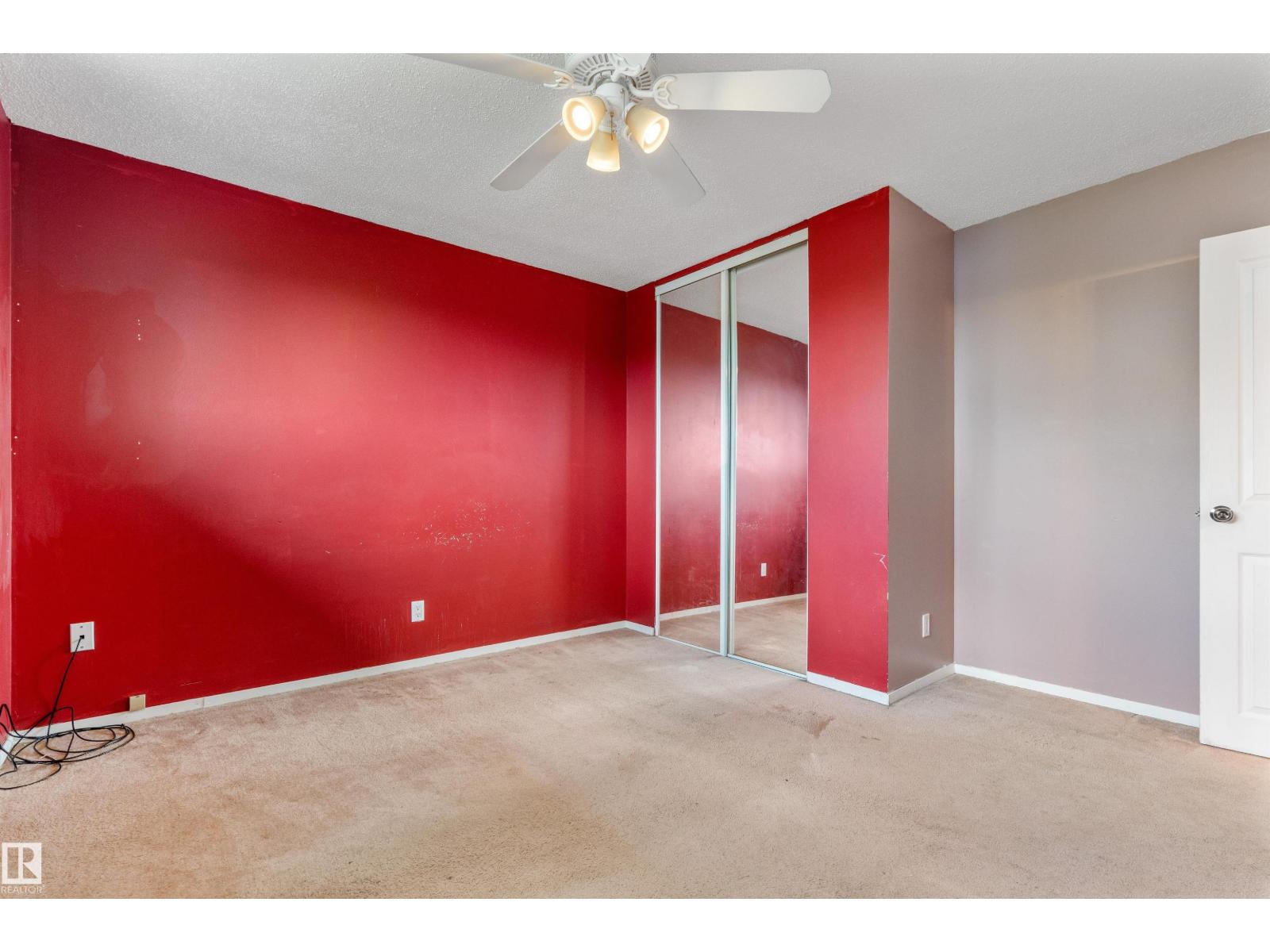 5212 46 ST - 22