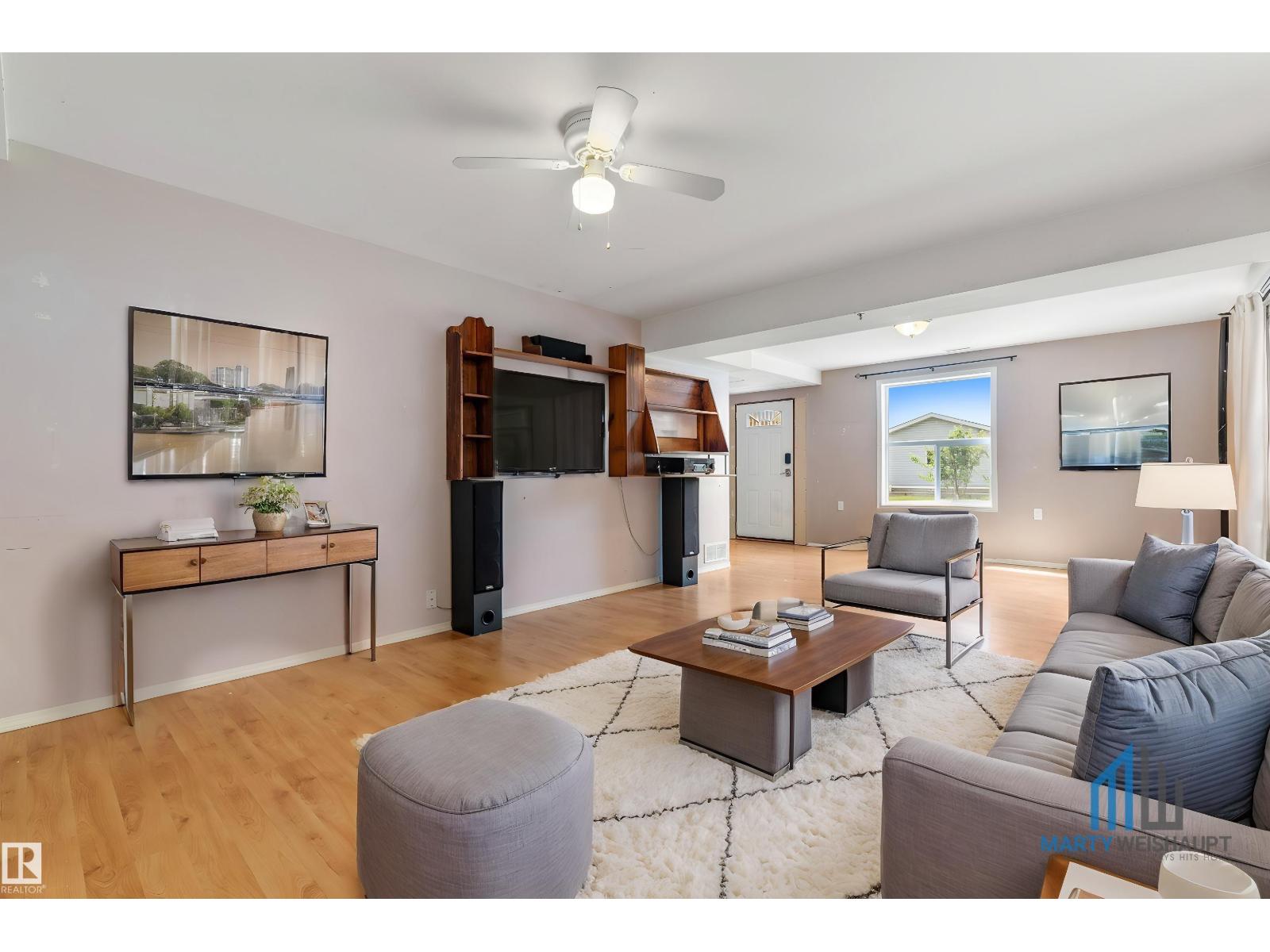 5212 46 ST - 38