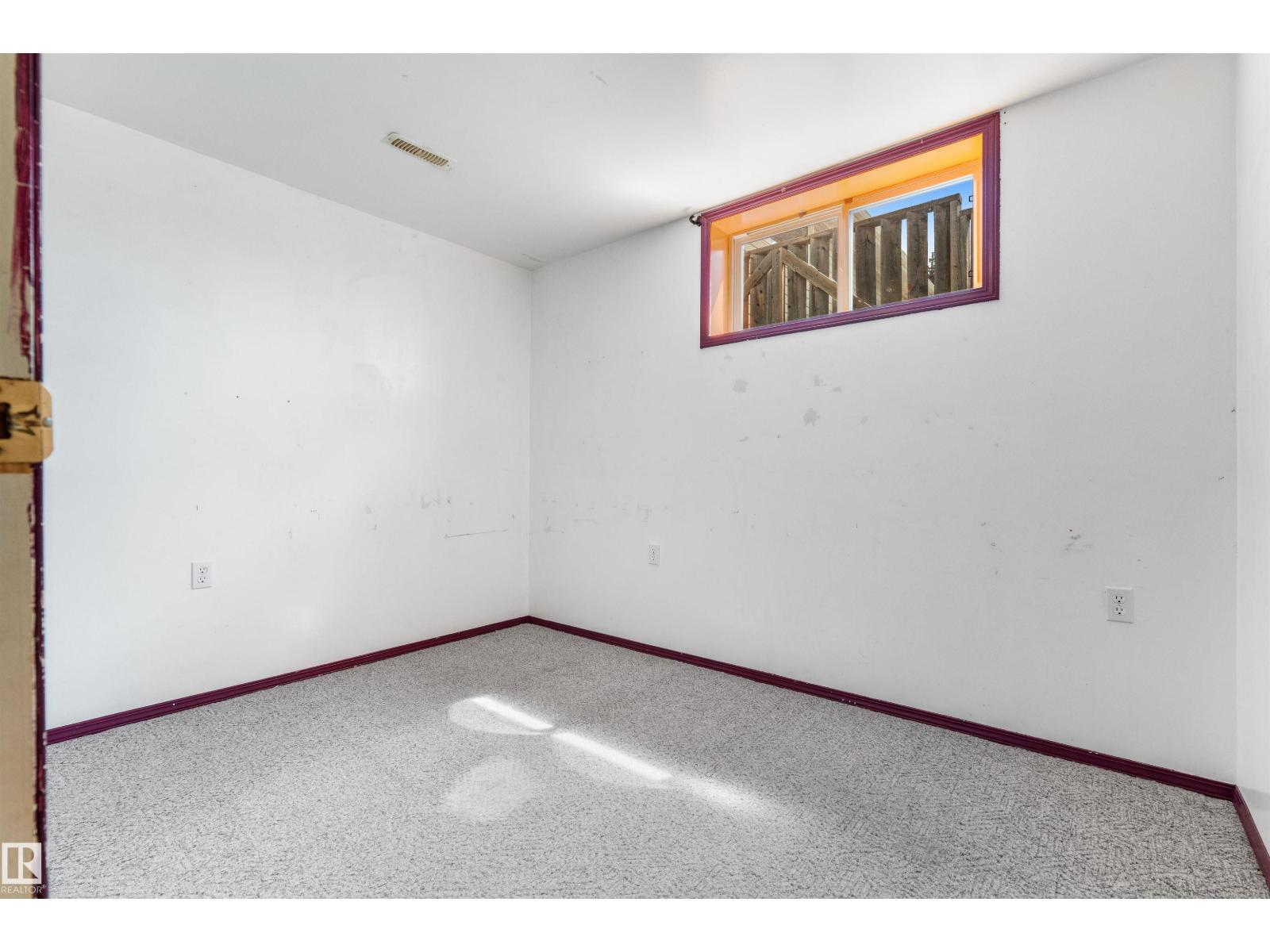 5212 46 ST - 43