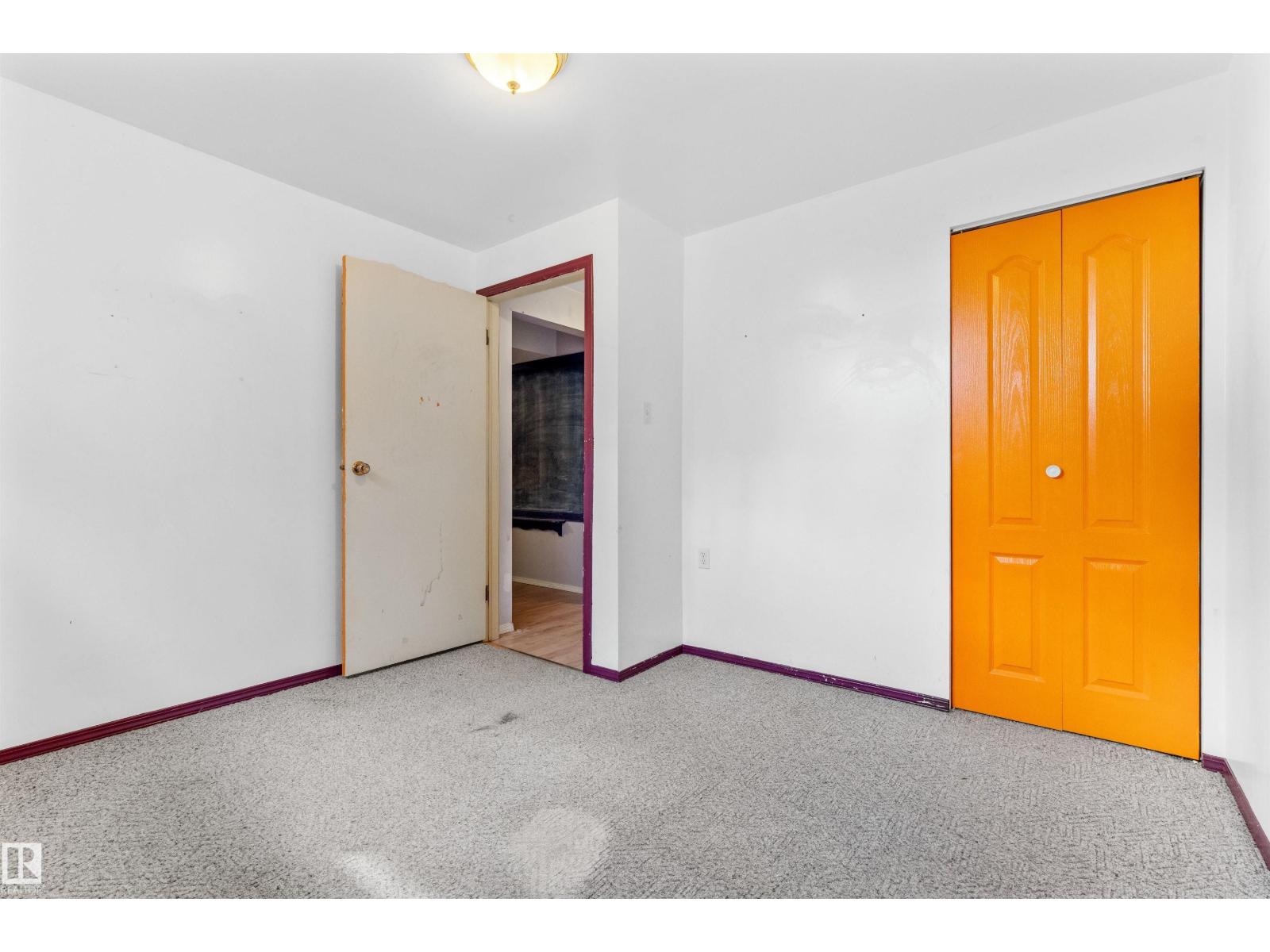 5212 46 ST — photo 44