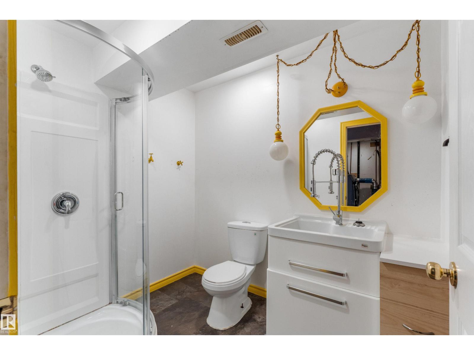 5212 46 ST - 47