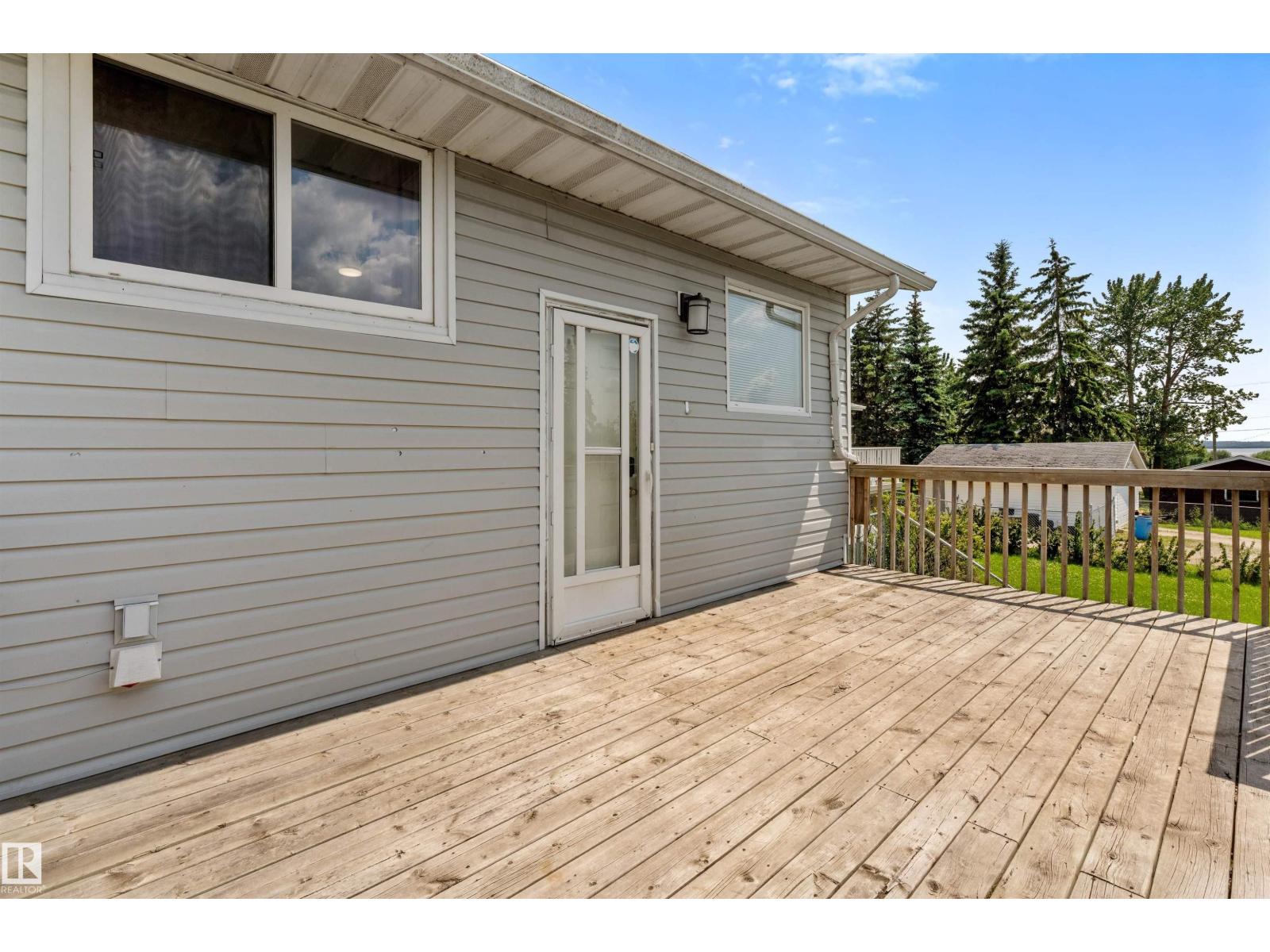5212 46 ST - 51