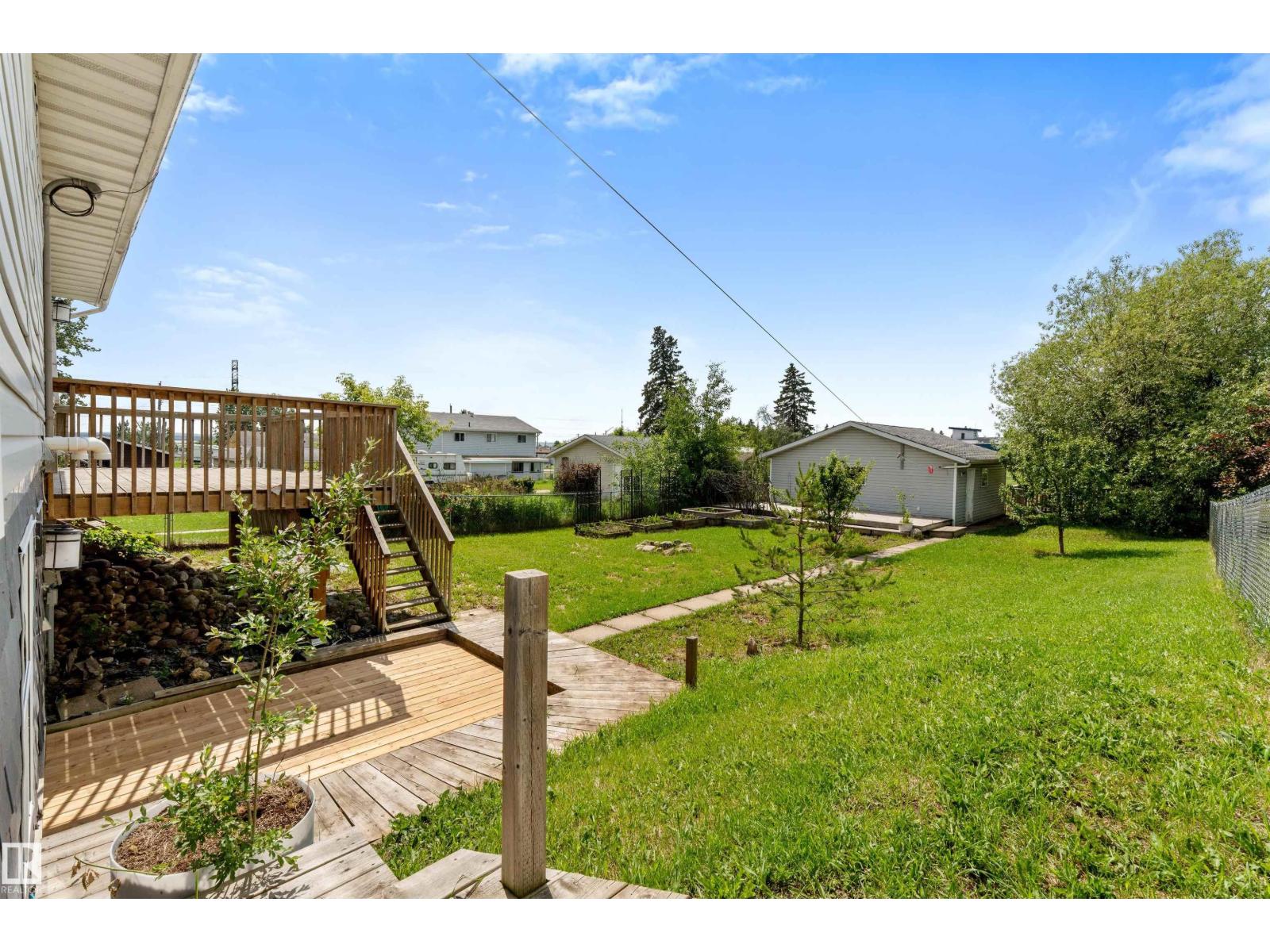 5212 46 ST - 53