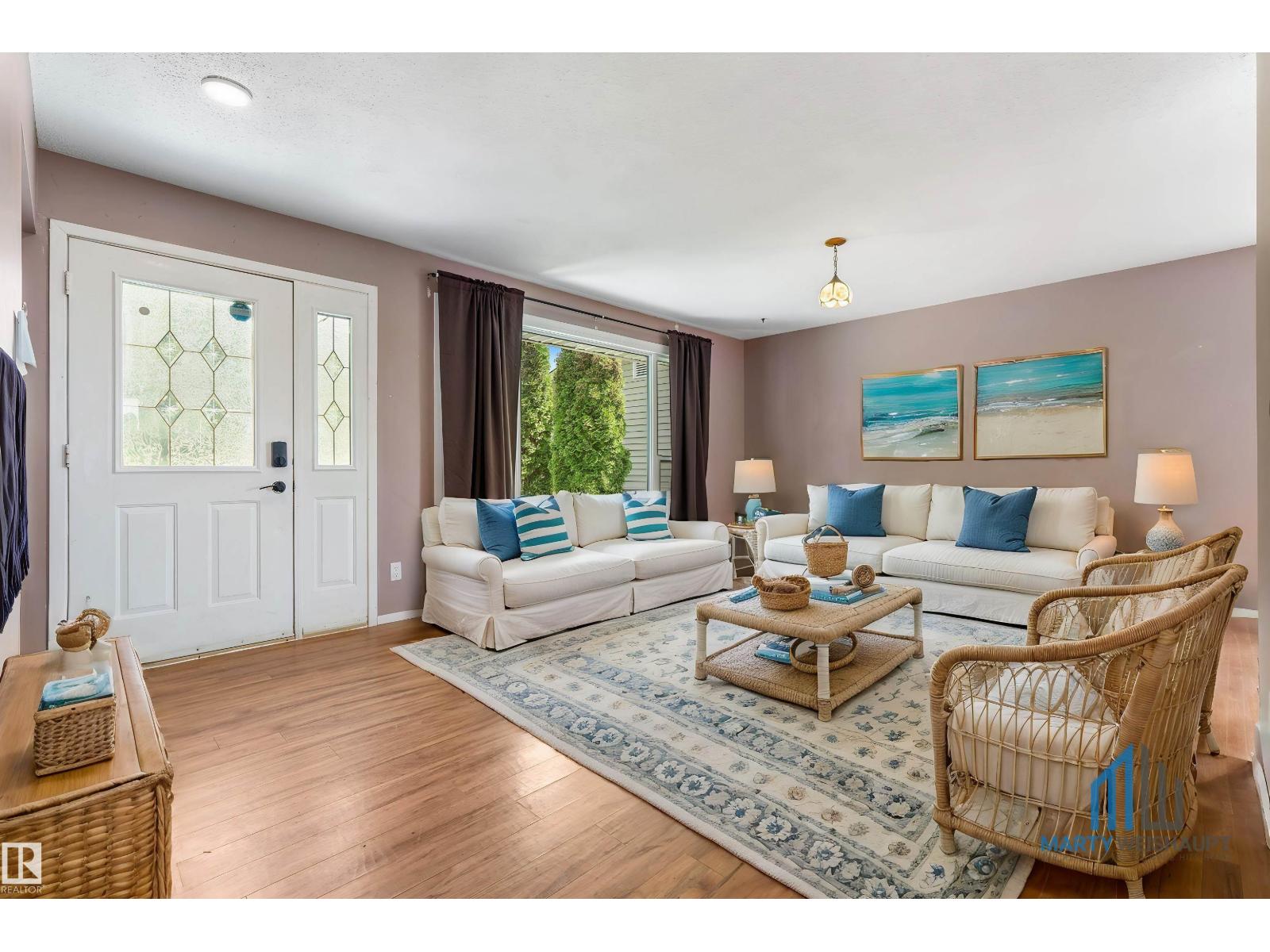 5212 46 ST - 9