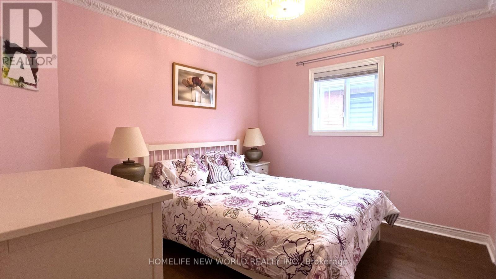 2326 YORKTOWN CIRCLE - 23