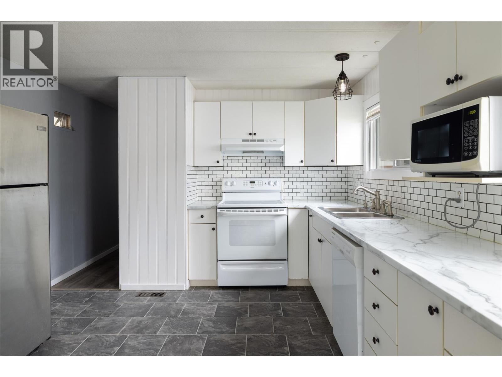 #217 15401 Kalamalka Road Road - 10