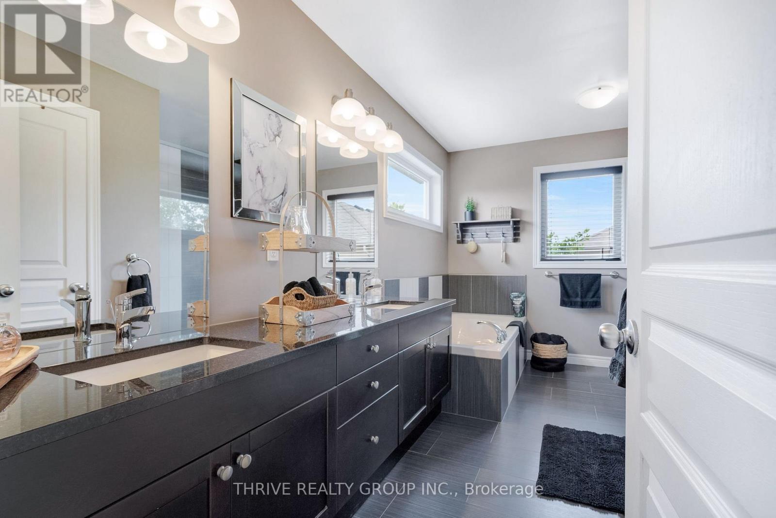 1903 JUBILEE CRESCENT - 13