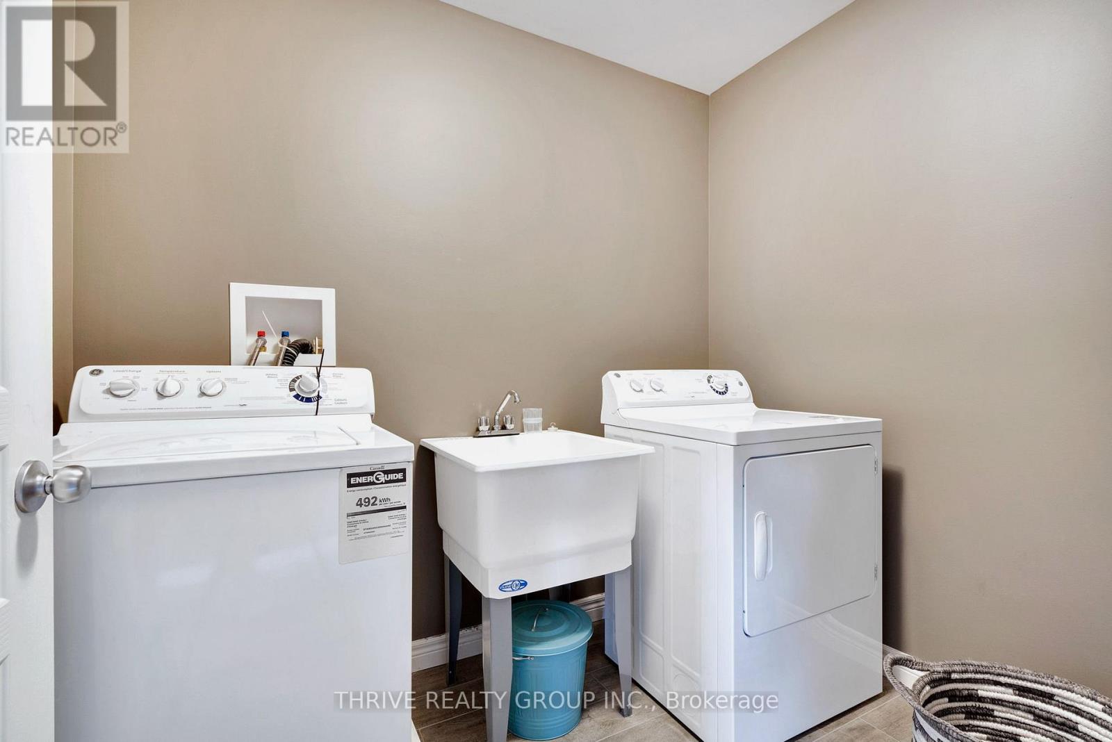 1903 JUBILEE CRESCENT - 22