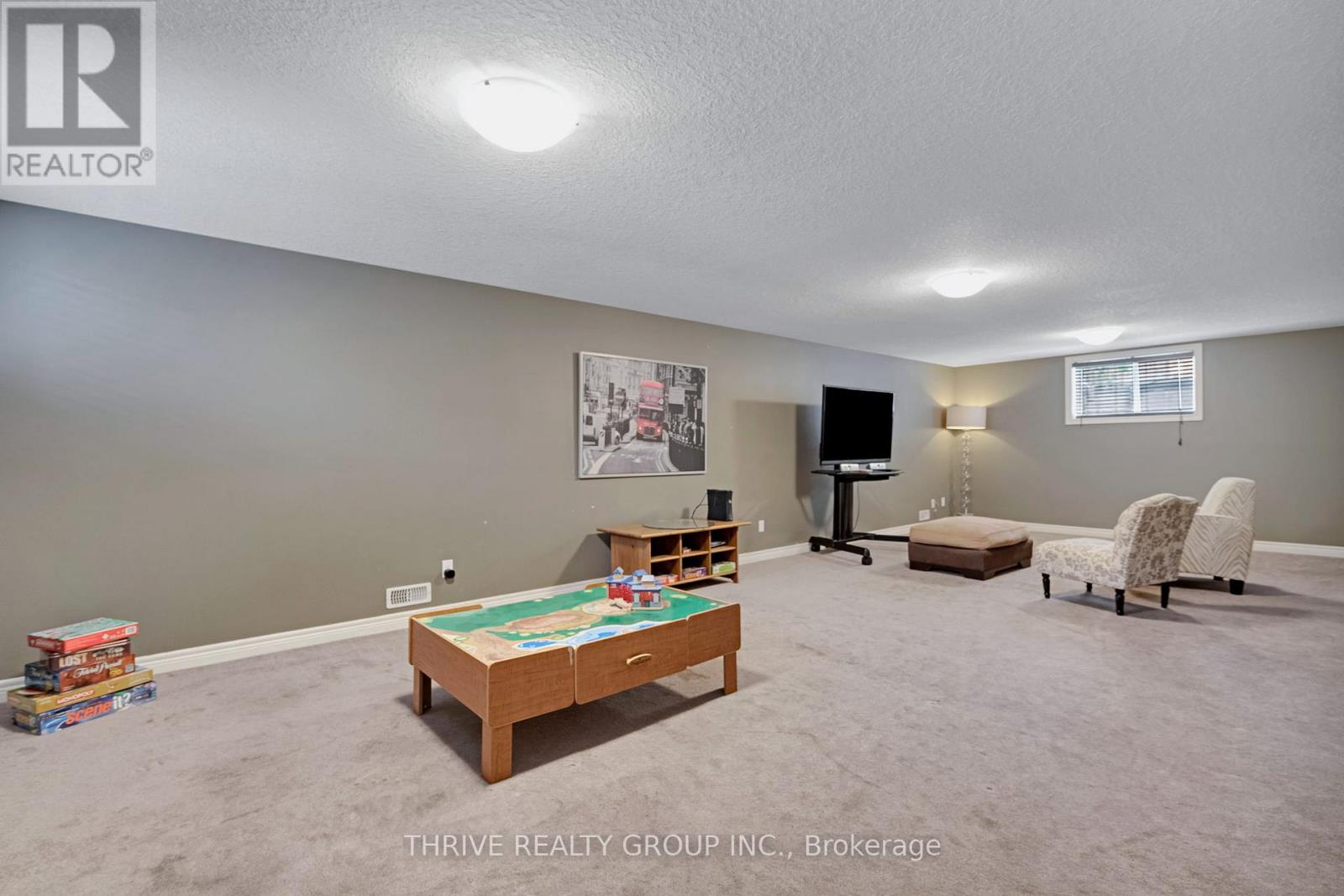 1903 JUBILEE CRESCENT - 23