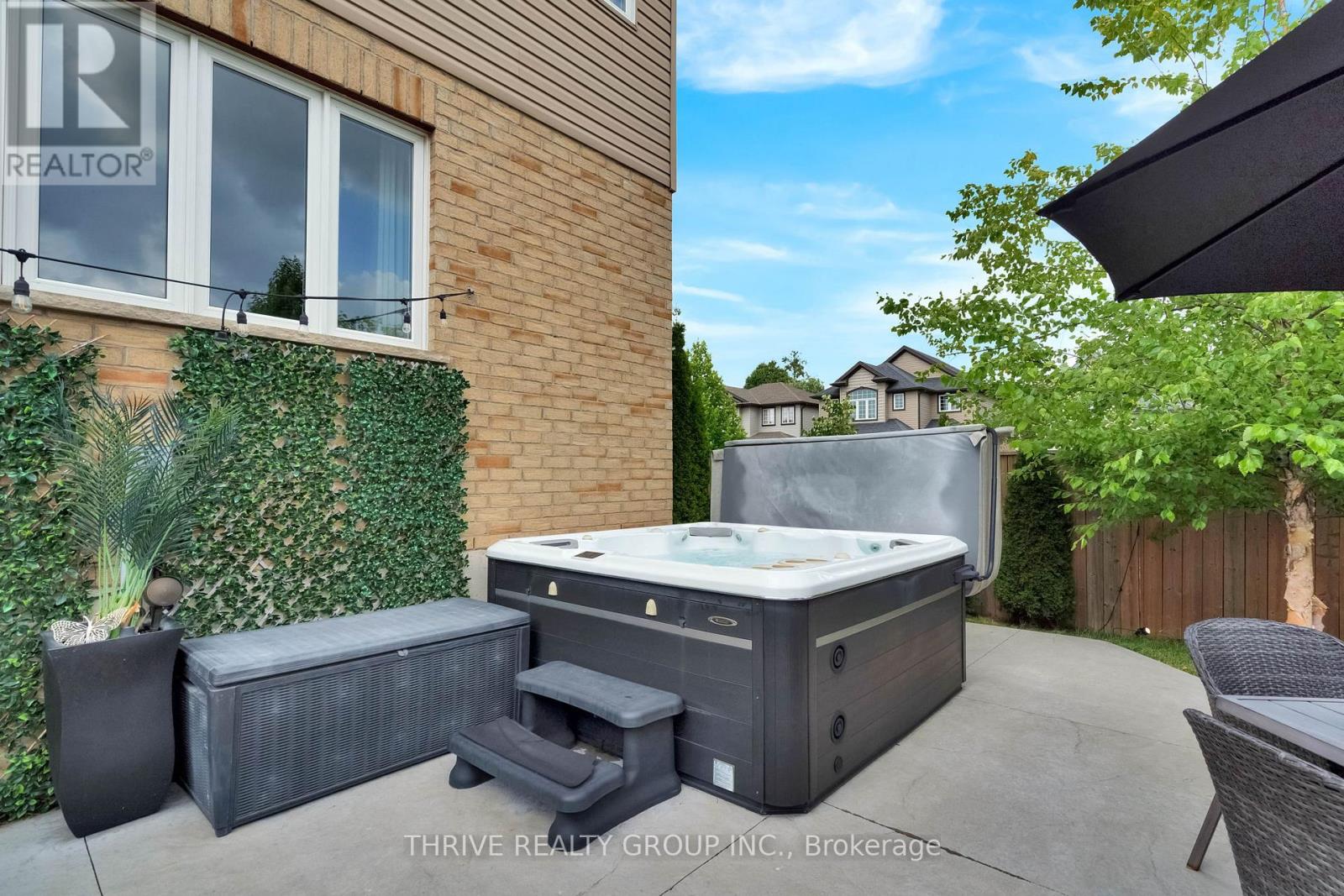 1903 JUBILEE CRESCENT - 27
