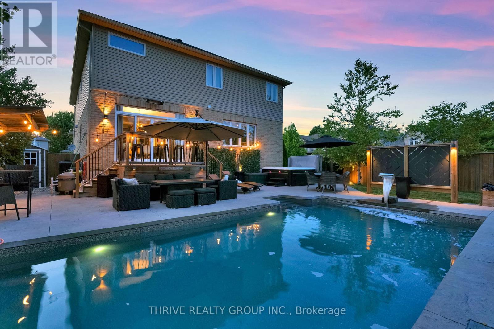 1903 JUBILEE CRESCENT - 34