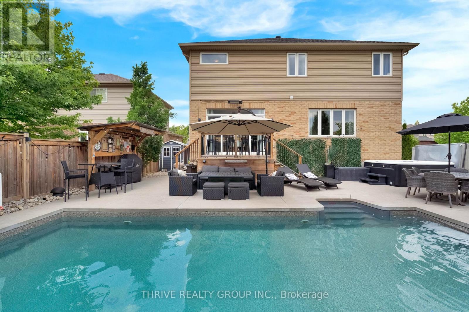 1903 JUBILEE CRESCENT - 35