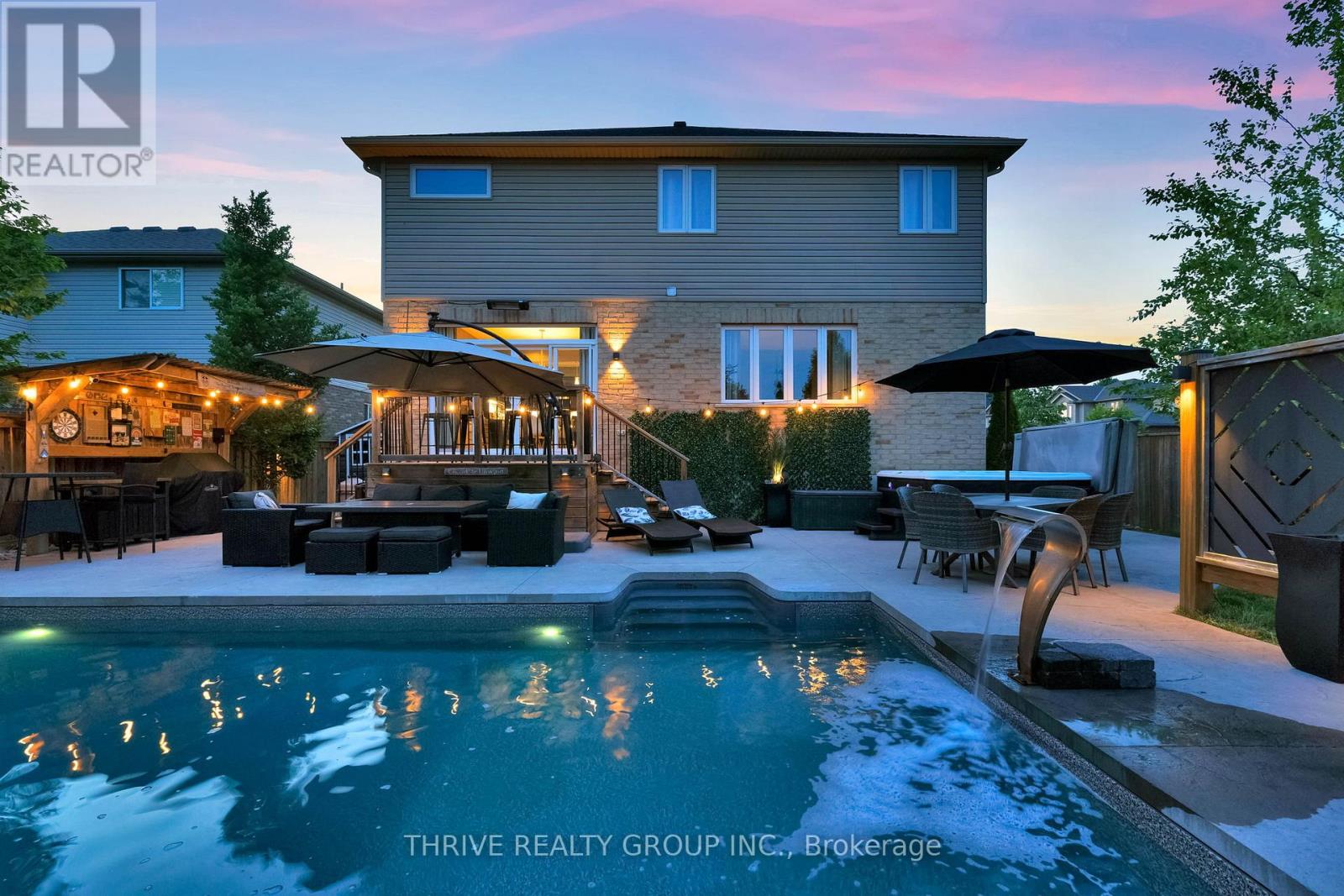 1903 JUBILEE CRESCENT - 36