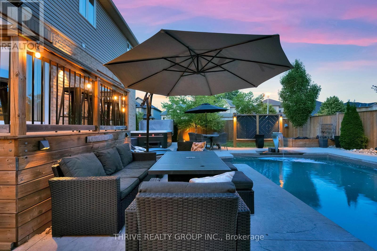 1903 JUBILEE CRESCENT - 37