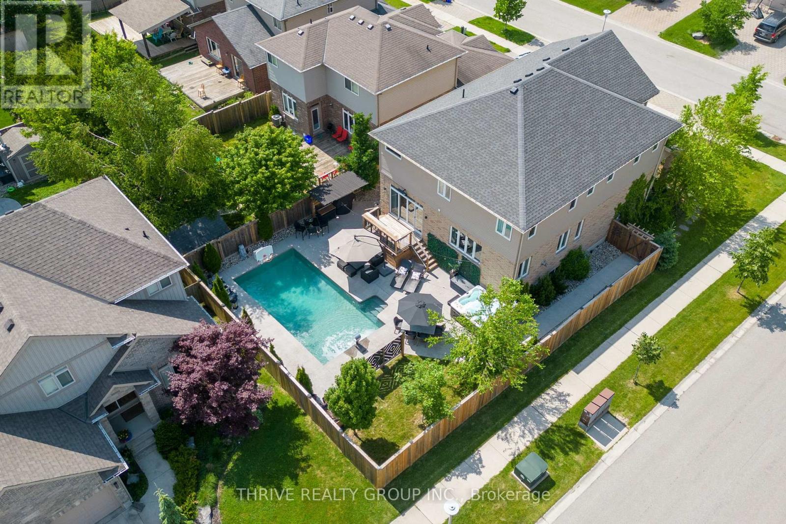 1903 JUBILEE CRESCENT - 45