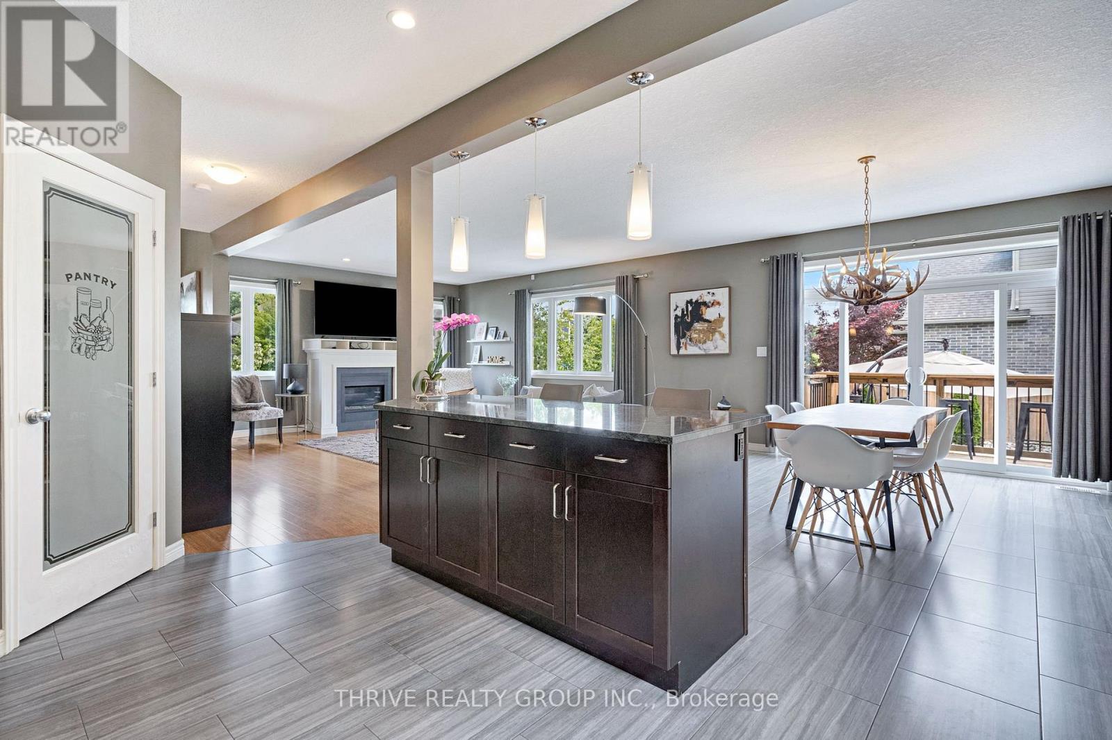 1903 JUBILEE CRESCENT - 9