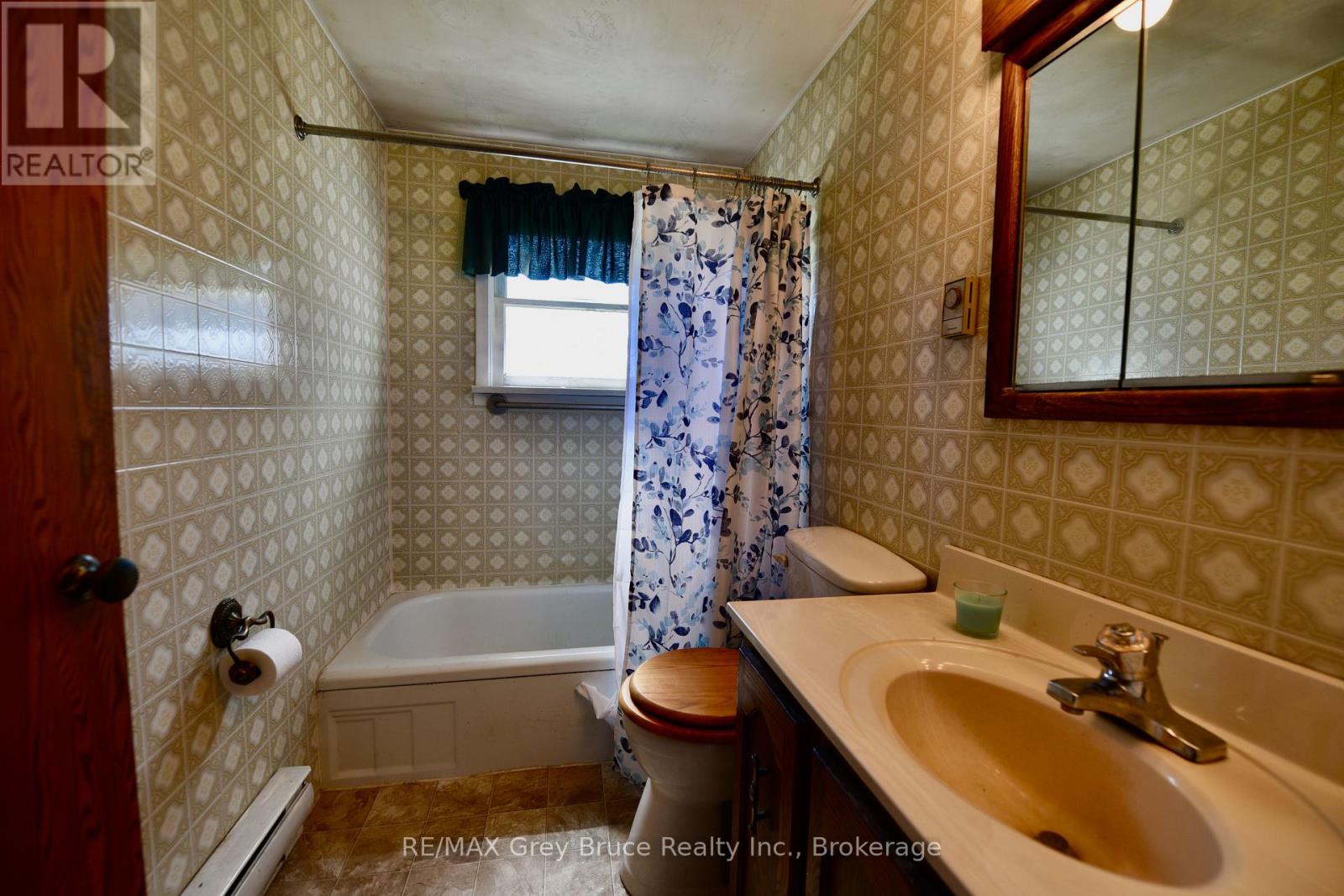43 BARTLEY DRIVE - 32