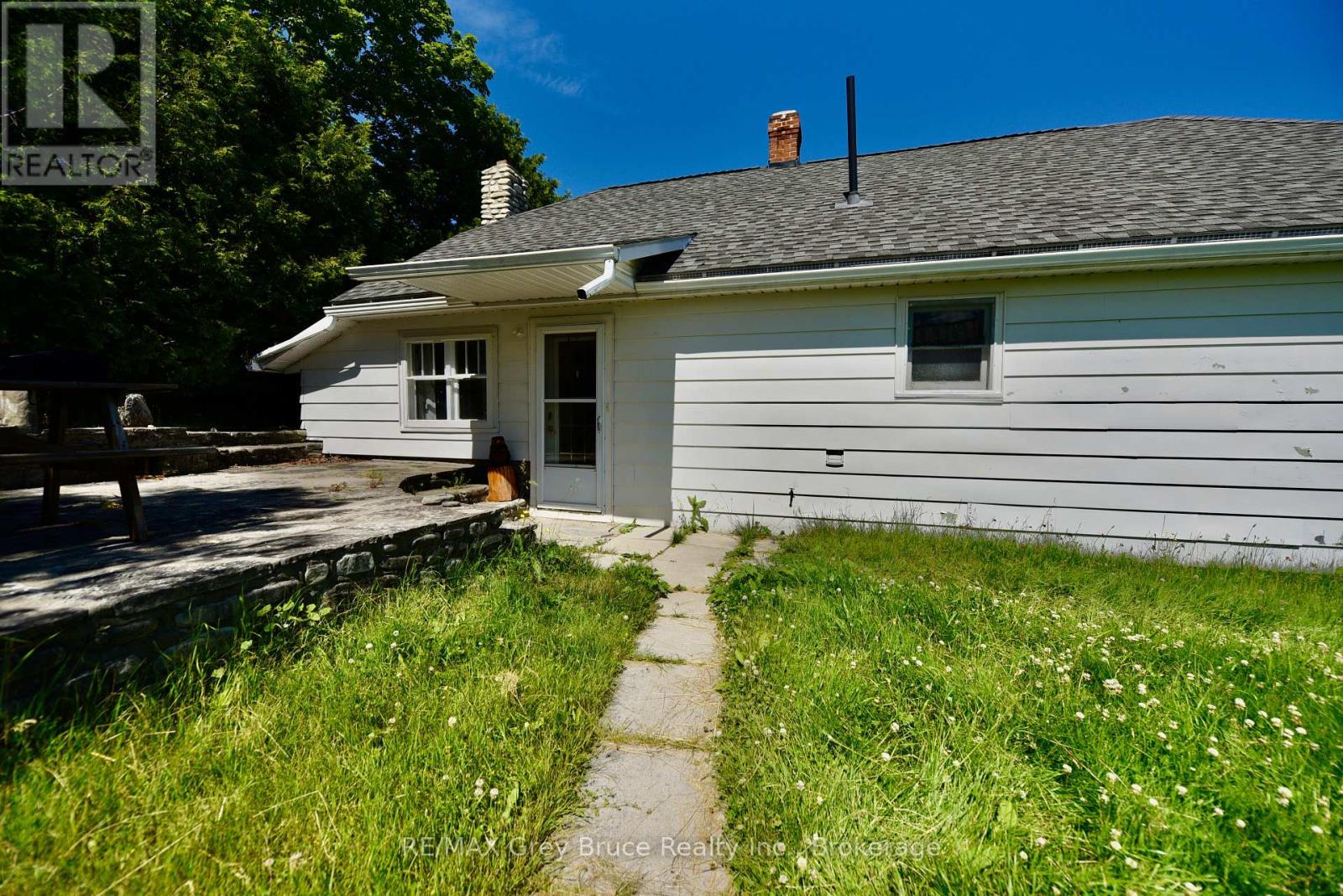43 BARTLEY DRIVE - 42