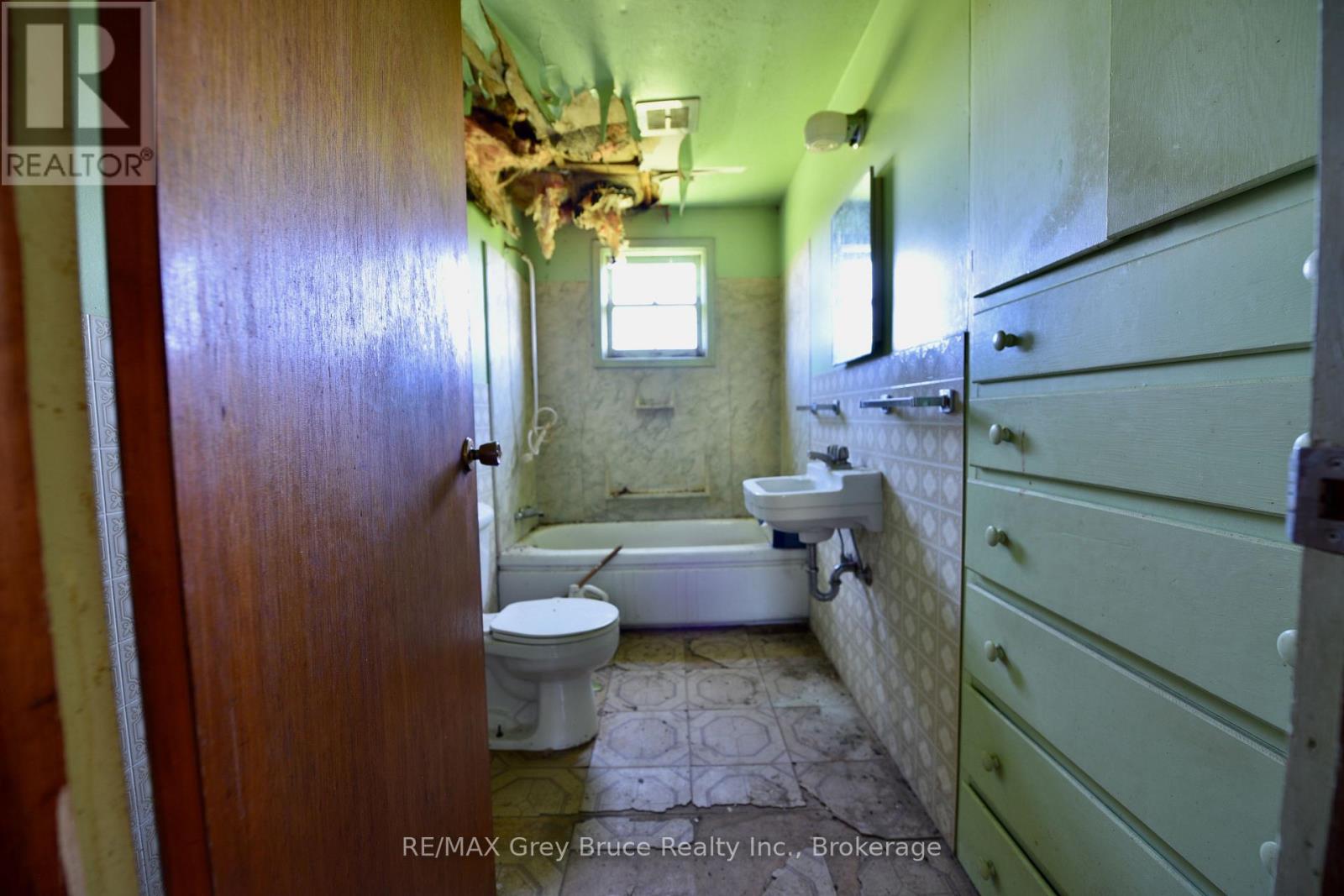 151 BARTLEY DRIVE - 21