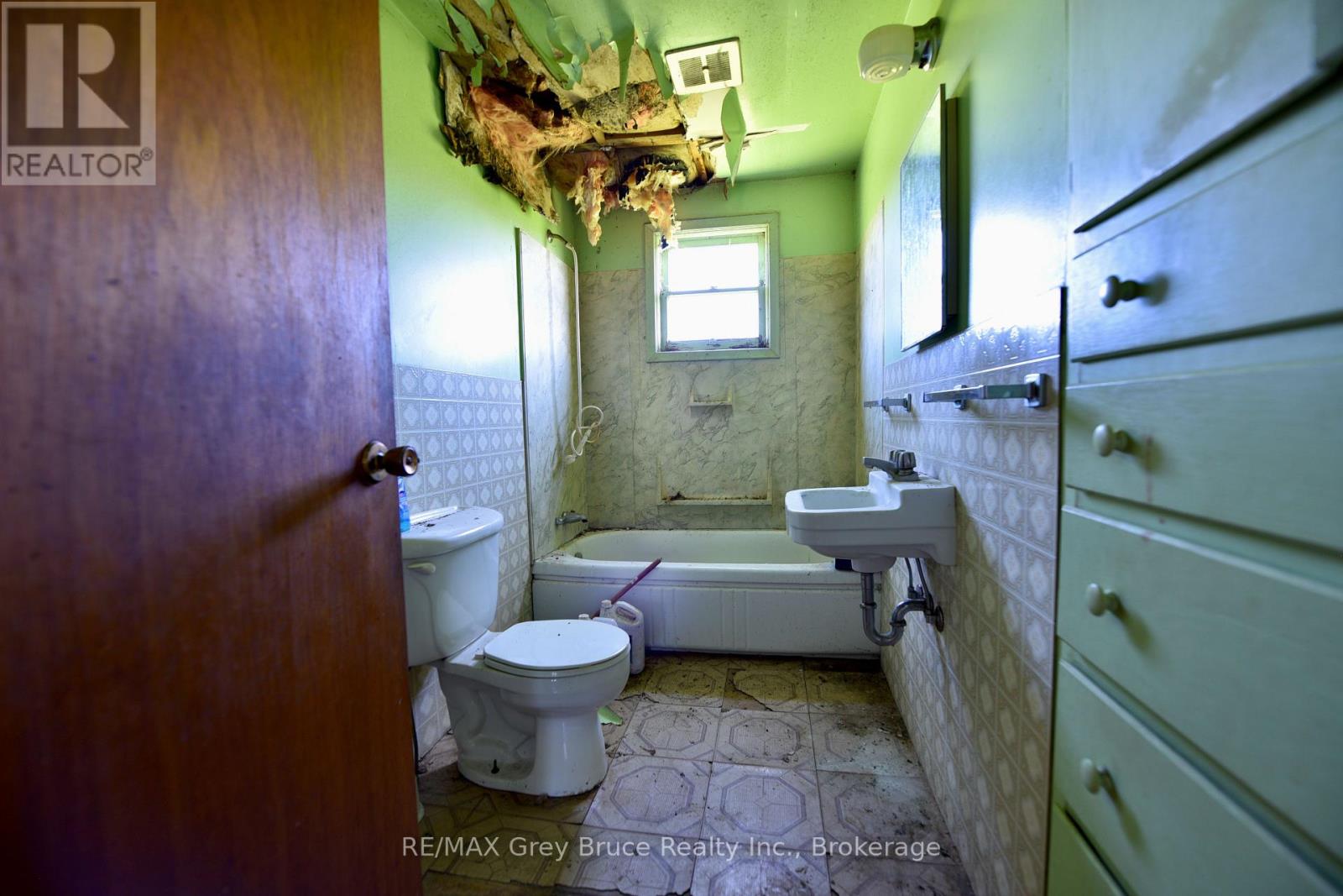 151 BARTLEY DRIVE - 22