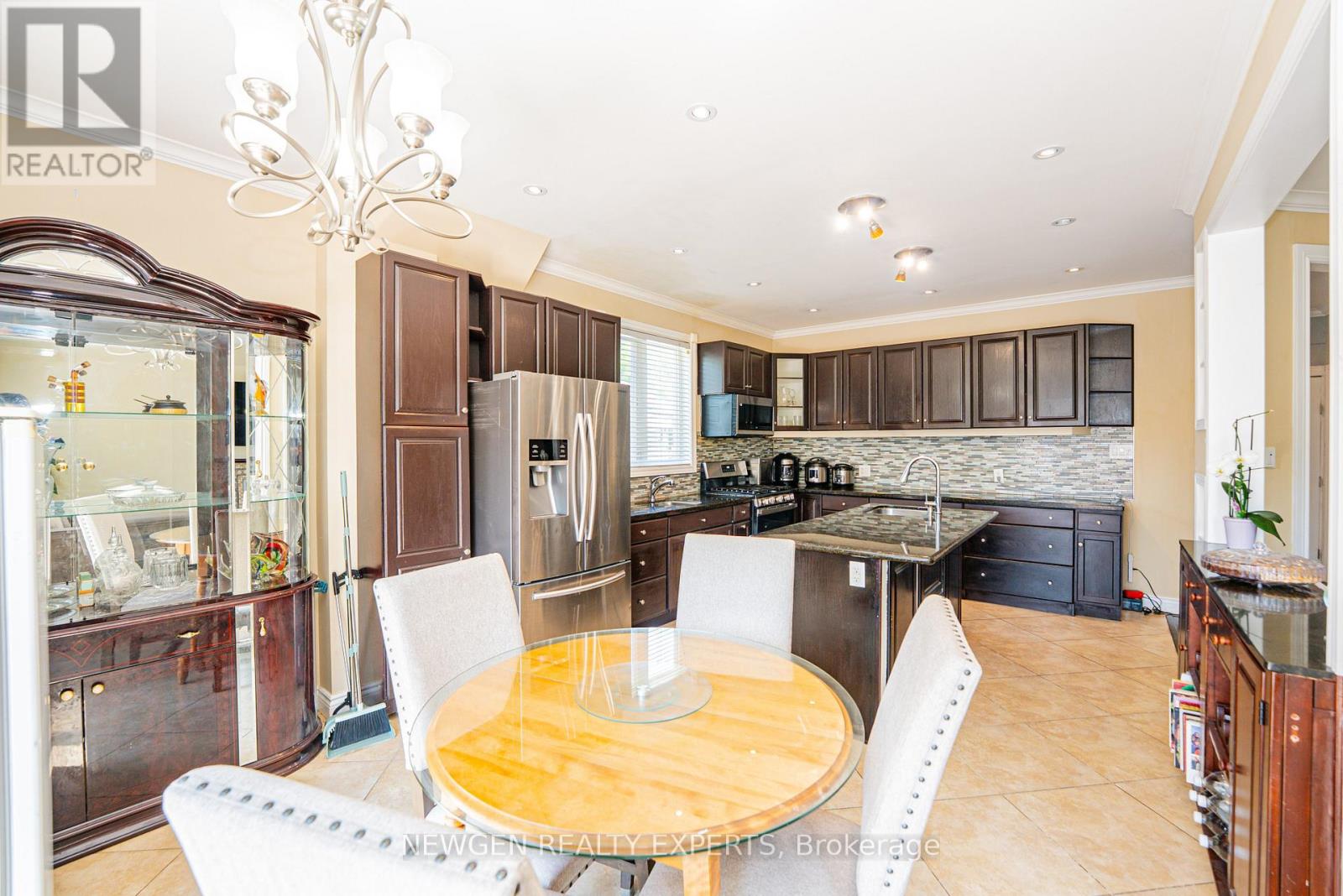 11 BENWAY DRIVE - 14
