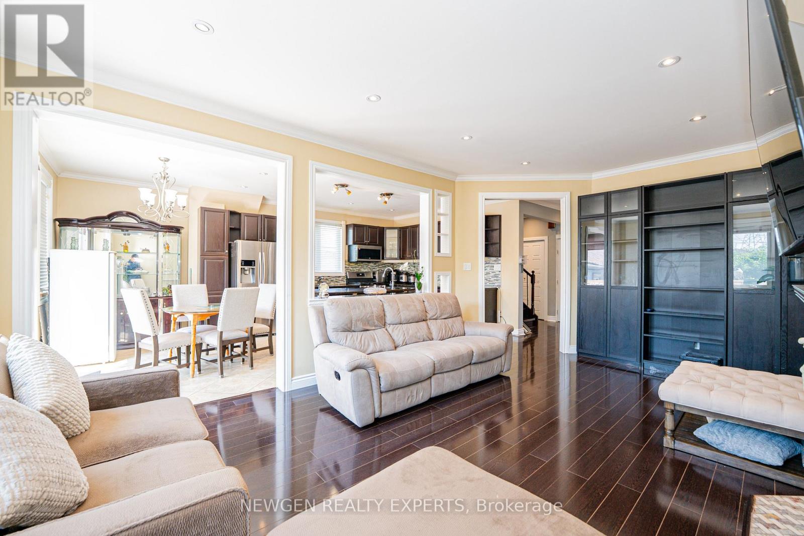 11 BENWAY DRIVE - 16