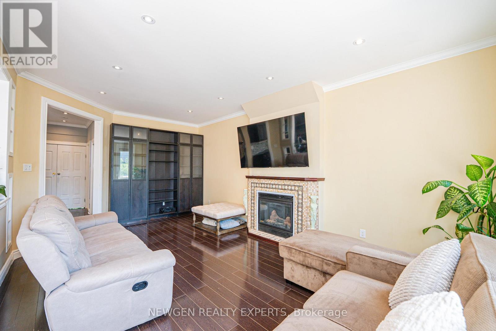 11 BENWAY DRIVE - 17
