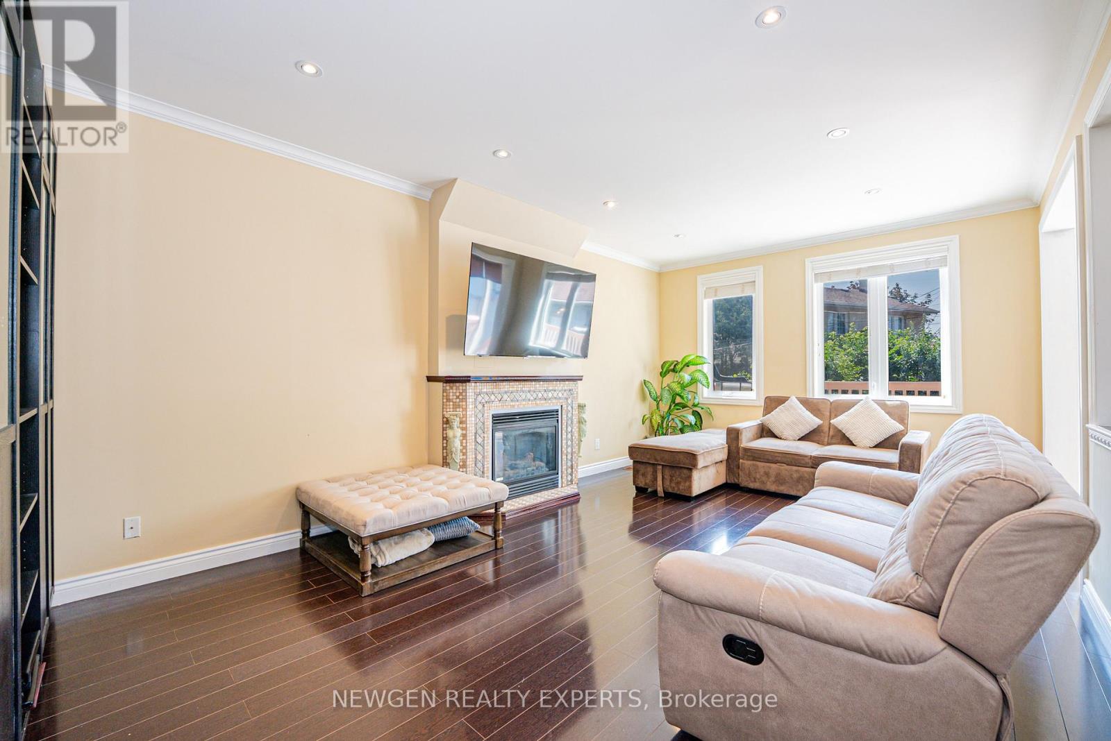 11 BENWAY DRIVE - 18