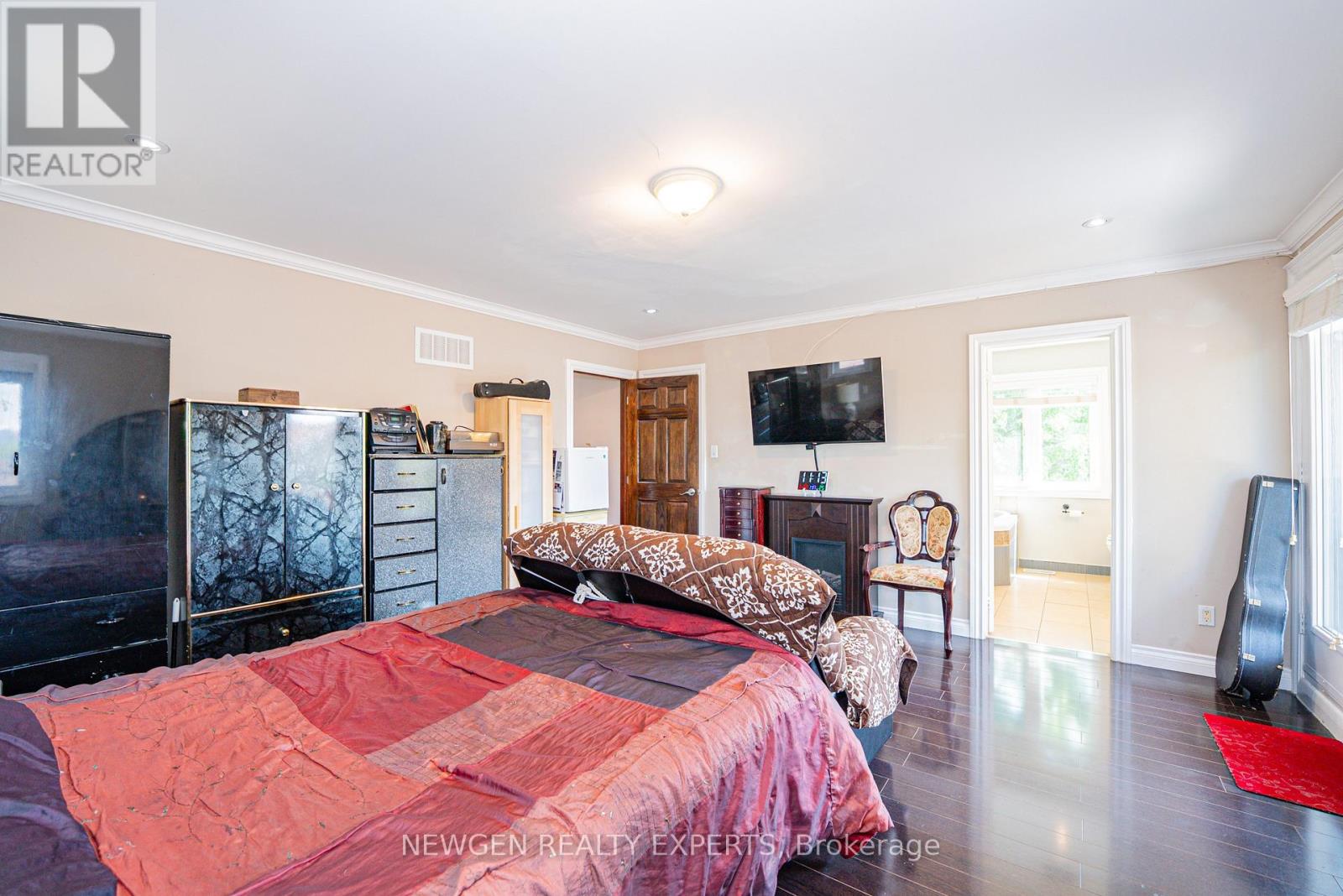 11 BENWAY DRIVE - 19