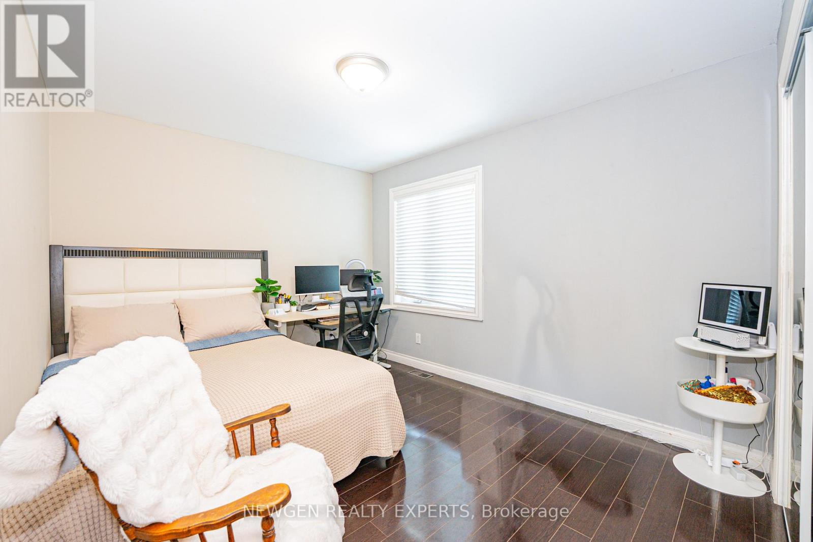 11 BENWAY DRIVE - 27
