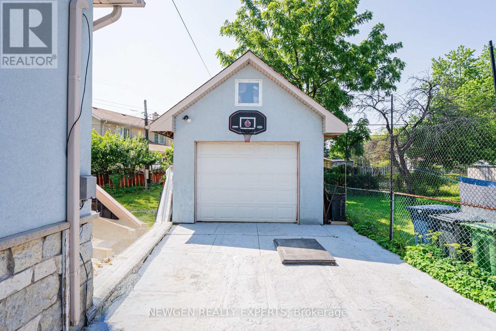11 BENWAY DRIVE - 3