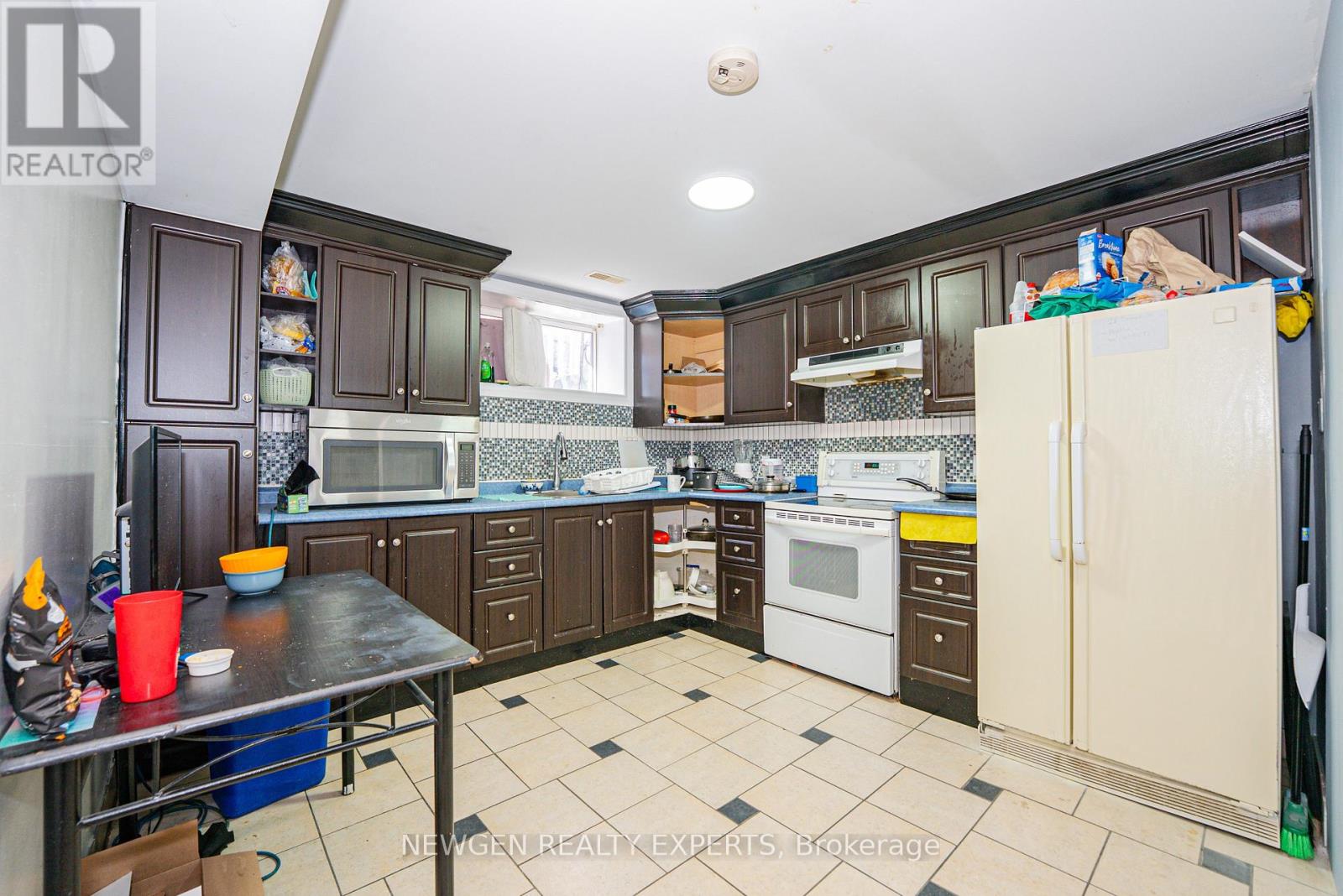 11 BENWAY DRIVE - 35