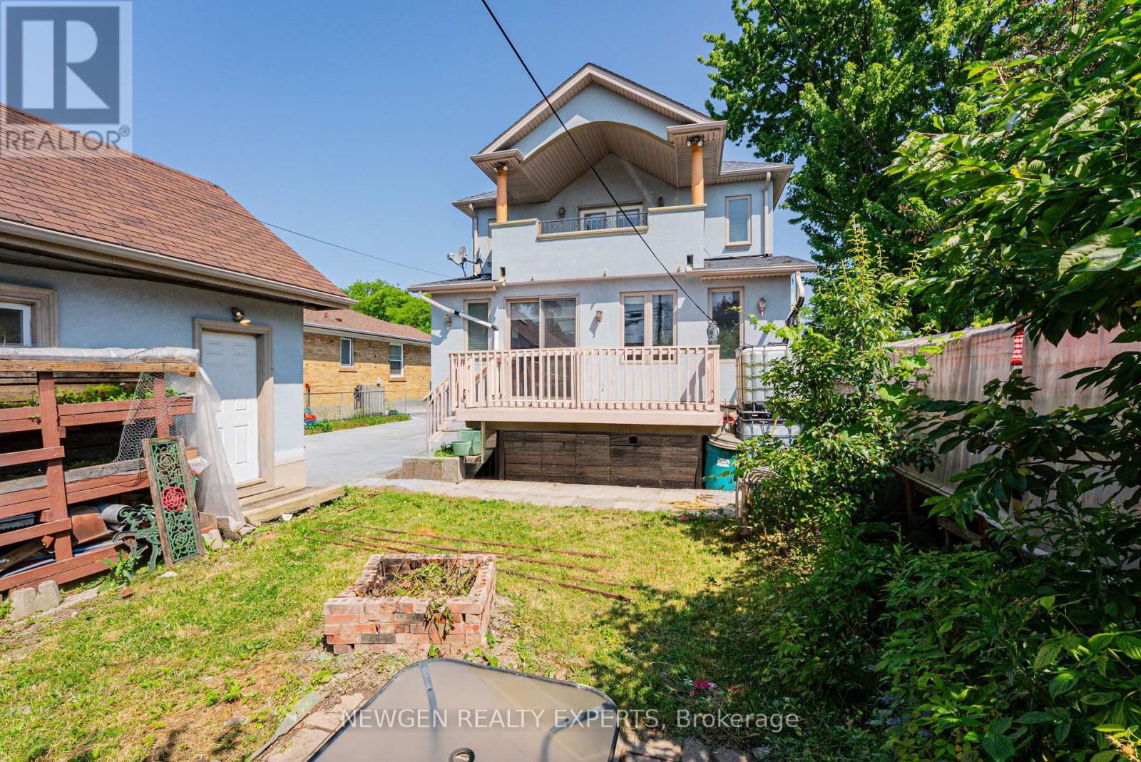 11 BENWAY DRIVE - 42