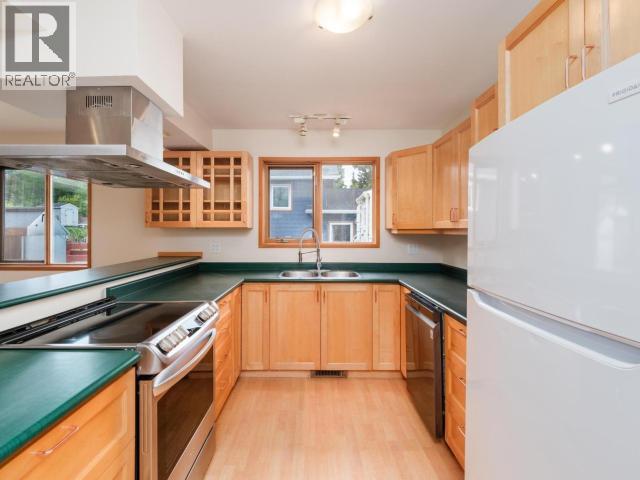 1709 HICKORY STREET - 13