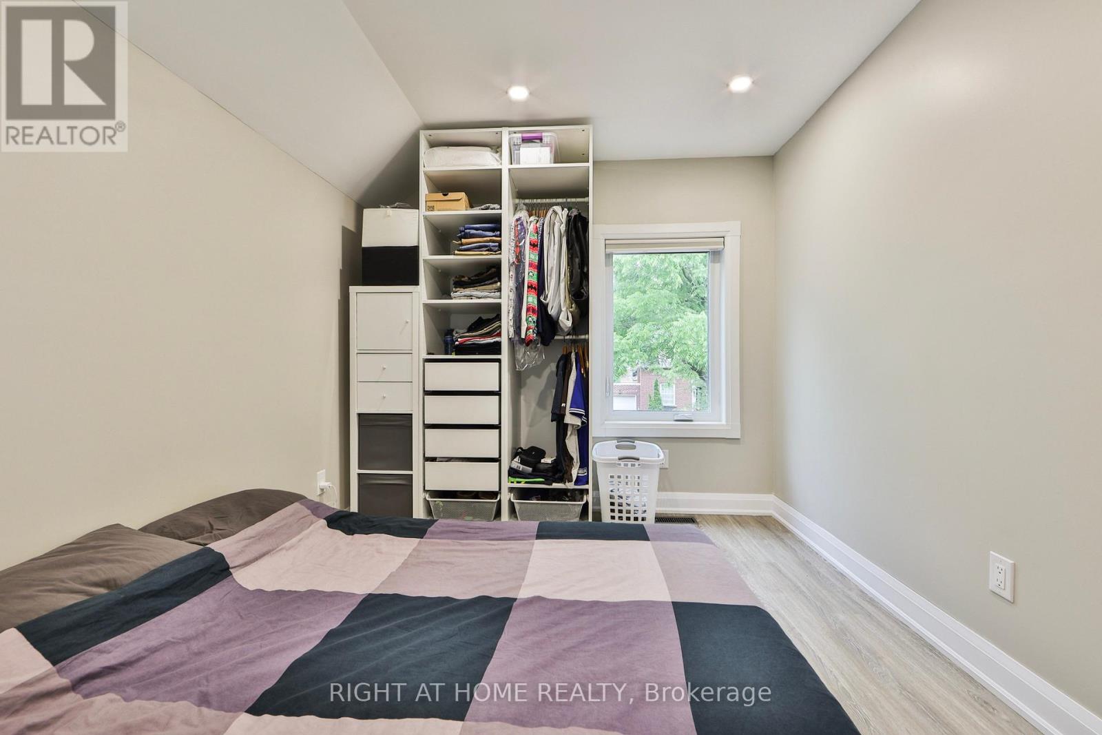 90 MILL STREET S - 26