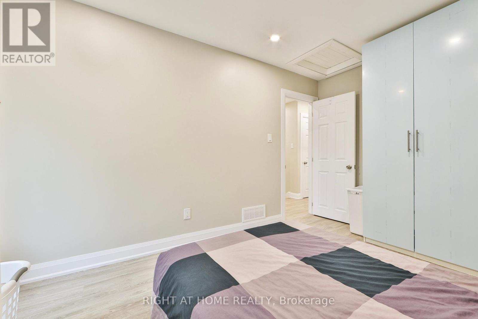 90 MILL STREET S - 27