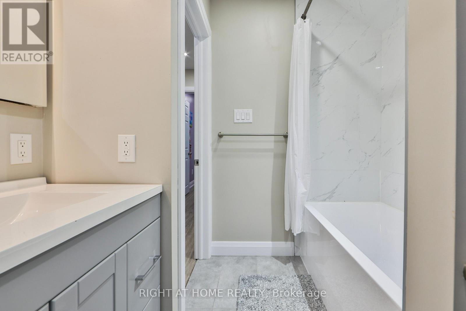 90 MILL STREET S - Image 32