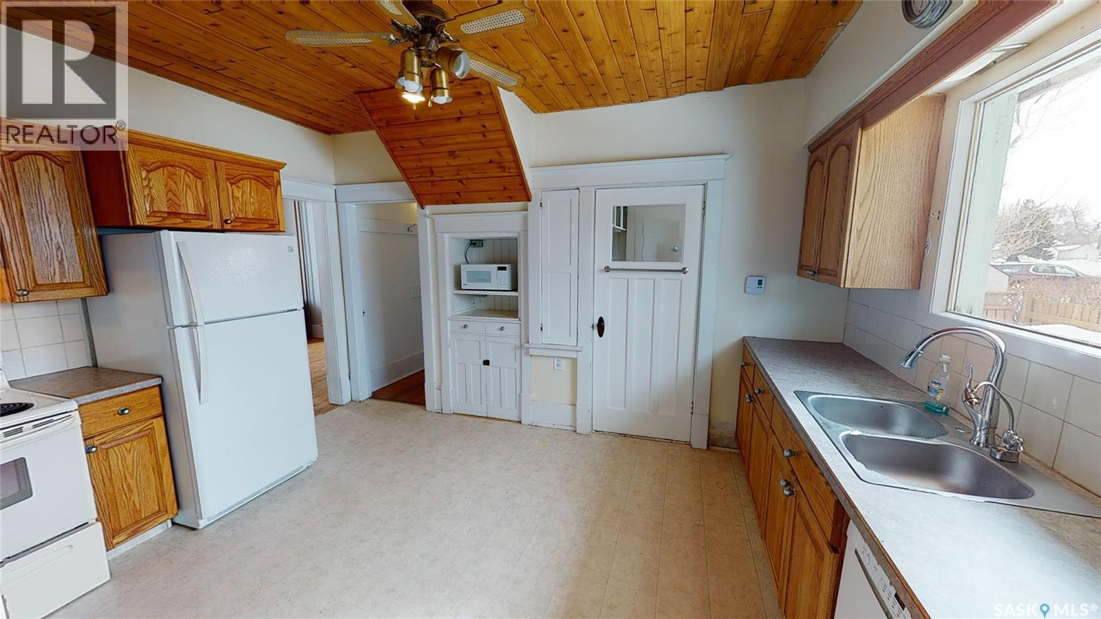 215 Main STREET — photo 6