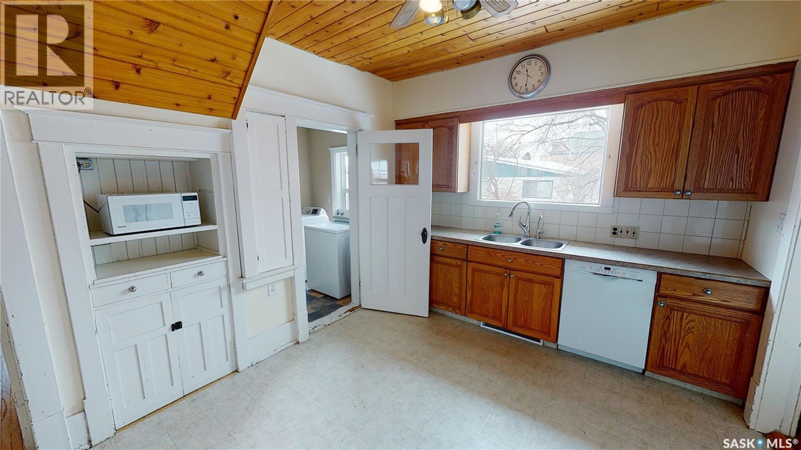 215 Main STREET — photo 8