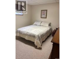 28 Highland Avenue, Jackfish Lake, SK S0M0L0 Photo 15