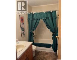 Bedroom - 28 Highland Avenue, Jackfish Lake, SK S0M0L0 Photo 7